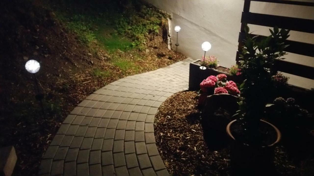コッヘムHaus Madleアパートメント エクステリア 写真